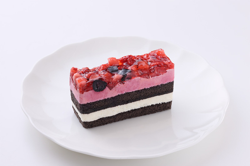 いちごとブルーベリーのケーキ