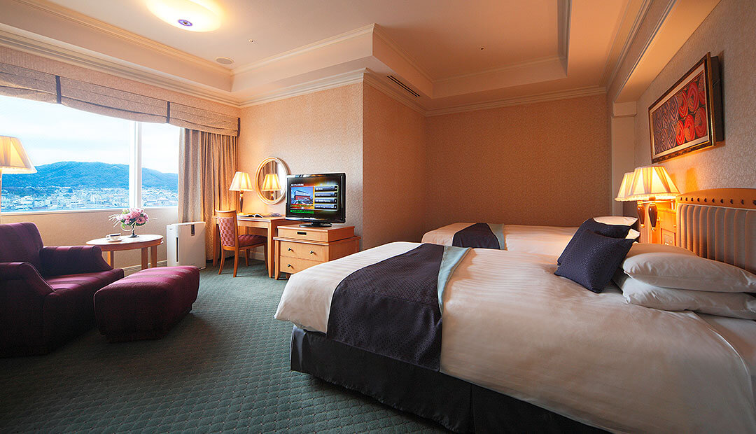 SUITE ROOM