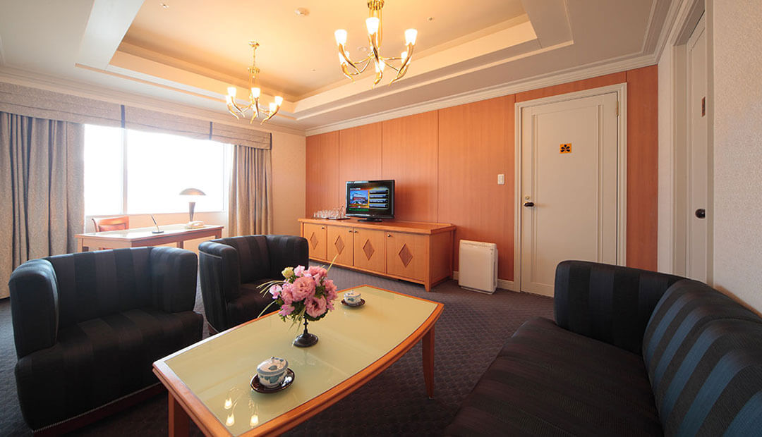 SUITE ROOM