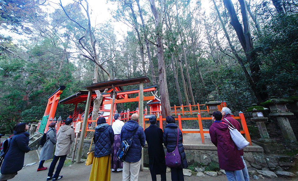 世界遺産の春日大社で朝拝